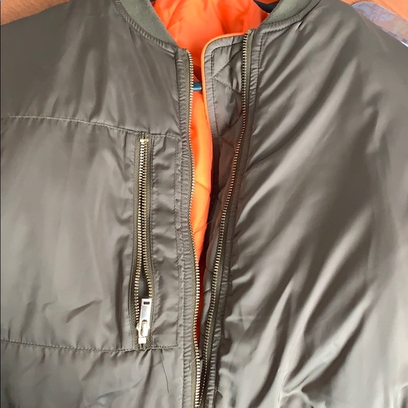 green bomber jacket - Picture 4 of 5